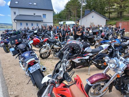 Read more: Više od 500 motorista okupilo se na Blidinju gdje je obavljen blagoslov motora i motorista