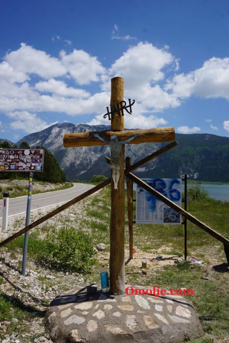 Read more: Marko Bagarić – Mrka podigao križ na Blidinjskom  jezeru
