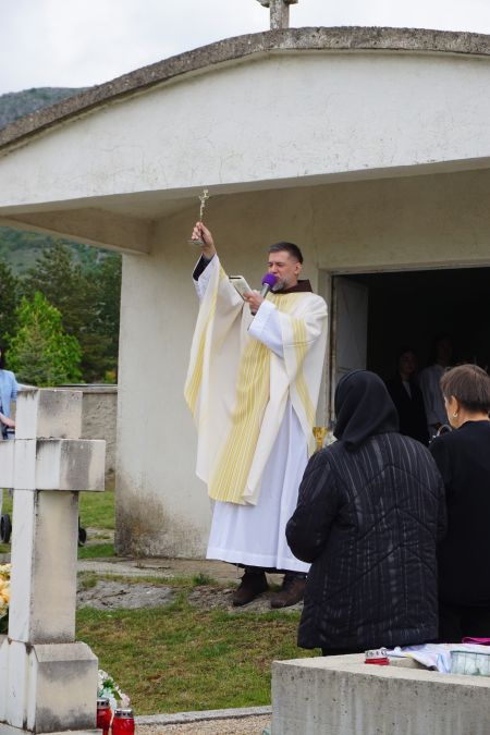 Read more: Groblje Radoševina, blagoslov polja i sveta misa