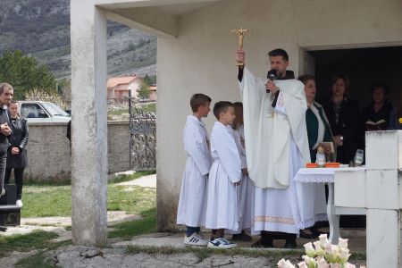 Read more: Blagoslov polja i sveta misa na groblju Radoševina