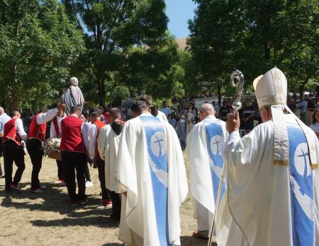 Read more: Proslava Velike Gospe u Seonici – tisuće hodočasnika u zagrljaju Gospe Seoničke