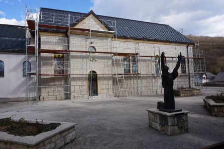 Read more: Izmješten spomenik fra Bariše  Drmić  u prostor župnog dvora