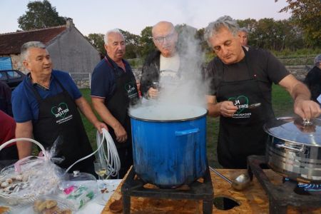 Read more: Rašćikijada u Marića Gaju, ekipa Seonice  osvojila plaketu