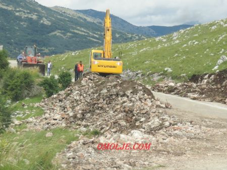 Read more: Započeli radovi na rekonstrukciji ceste Mesihovina  - Crvenice